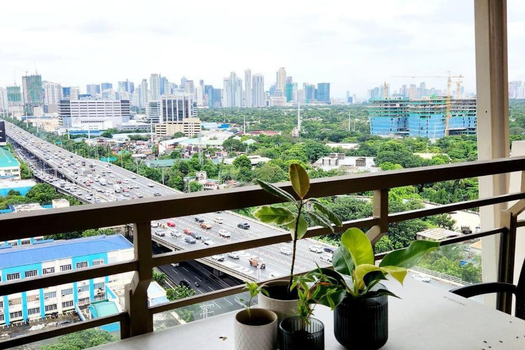 Casa Antonio At Fairway Terraces Family Penthouse 2Br Wi-Fi Nr Golf, Airport, Fort Bgc Manille Extérieur photo