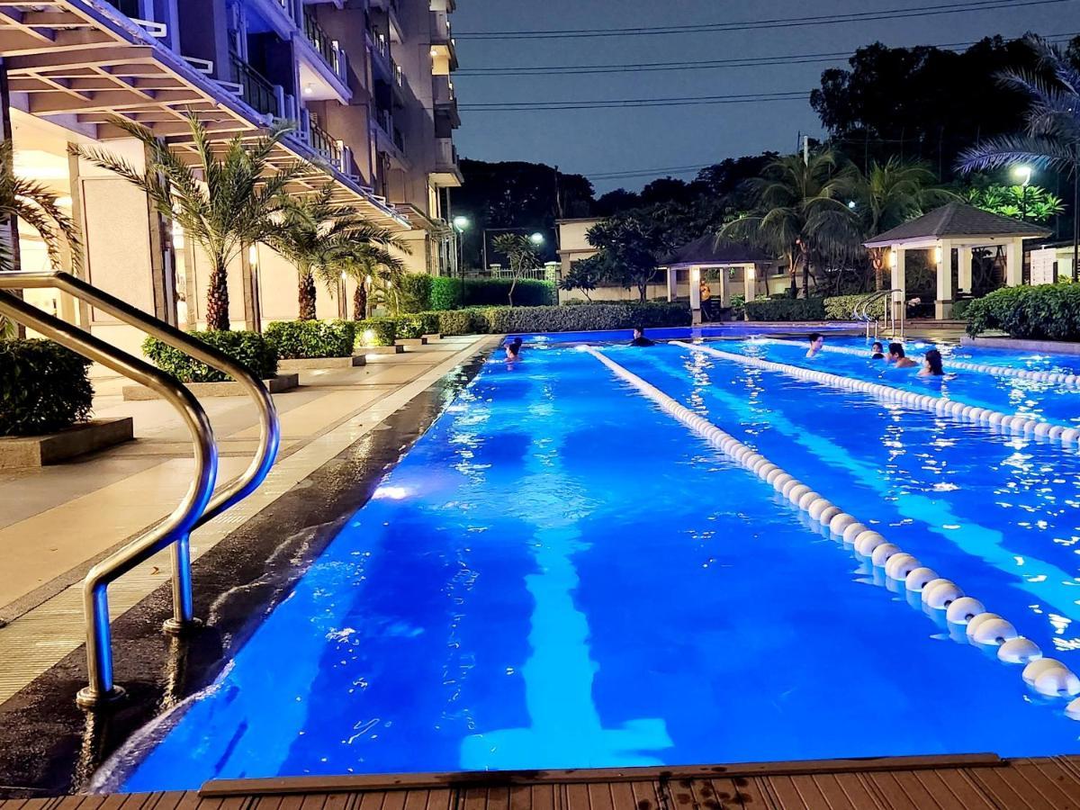 Casa Antonio At Fairway Terraces Family Penthouse 2Br Wi-Fi Nr Golf, Airport, Fort Bgc Manille Extérieur photo